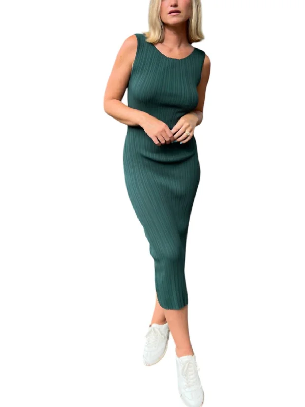 lace-trimmed midi dressesNoteworthy Ribbed Midi Dress In Hunter Green