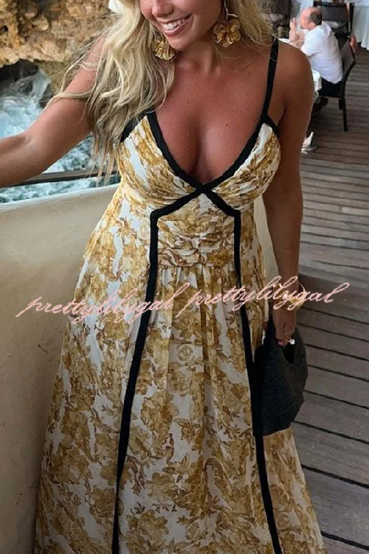 maxi dresses with sweetheart necksViolet Contrast Unique Print Pleated Backless Strappy Maxi Dress