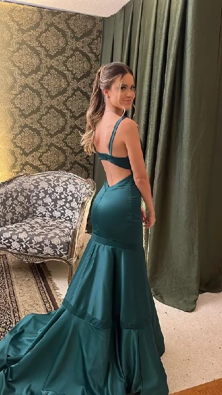 prom dresses for plus-size figuresAttractive Green Prom Dresses | Classy Backless Prom Dresses     S5325